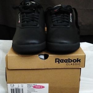 Reebok Women's Princess Black Size 7.5 Wide